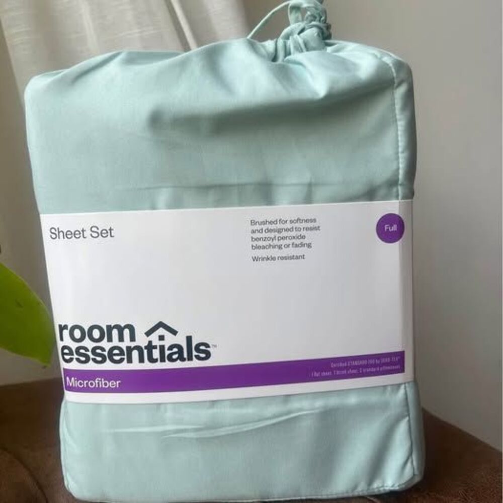 Room Essentials Microfiber Full Size Sheet Set *Brand New